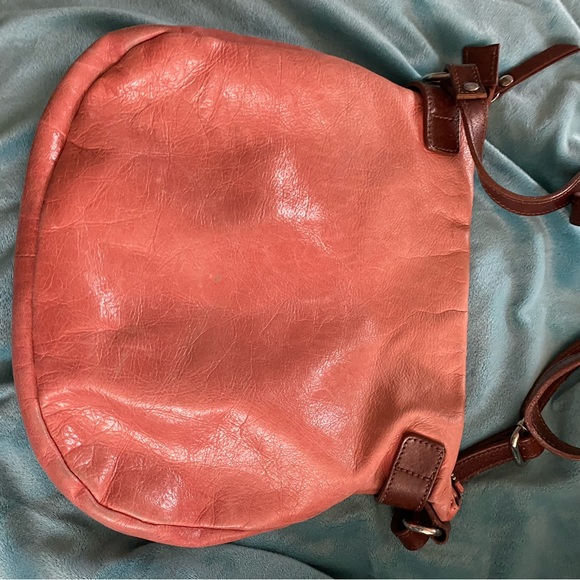 Beautiful Peachy/Coral shoulder bag - Picture 2 of 6